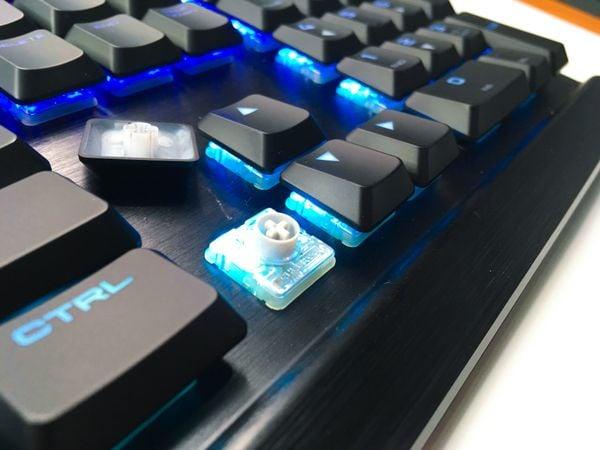 Bàn phím cơ Corsair K70 MK.2 RGB Low Profile