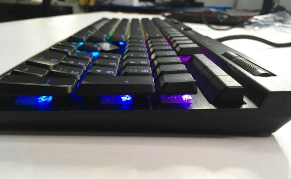 Bàn phím cơ Corsair K70 MK.2 RGB Low Profile