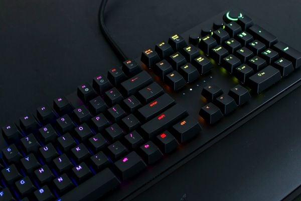 Bàn Phím Cơ Razer Huntsman Elite OPTO-MECHANICAL SWITCH