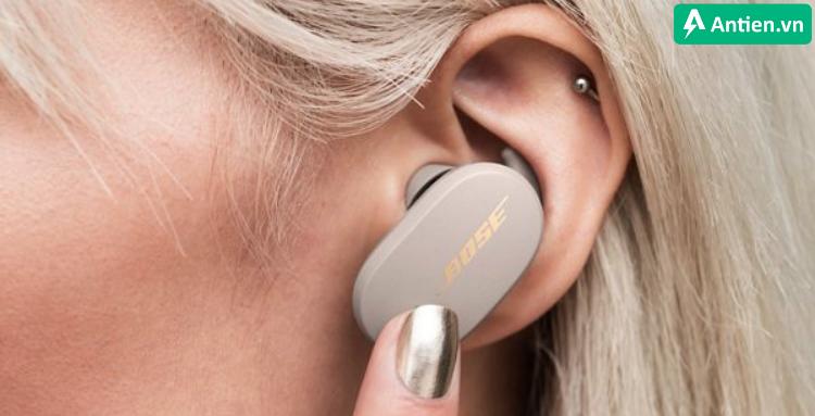 Dễ dàng điều khiển Bose QuietComfort® Earbuds bằng các thao tác cảm ứng