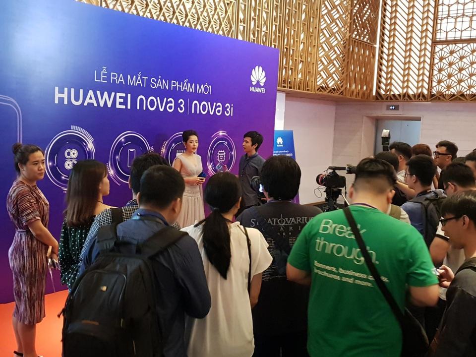 Huawei ra mắt Nova 3i - 4 camera AI tại Việt Nam - 10