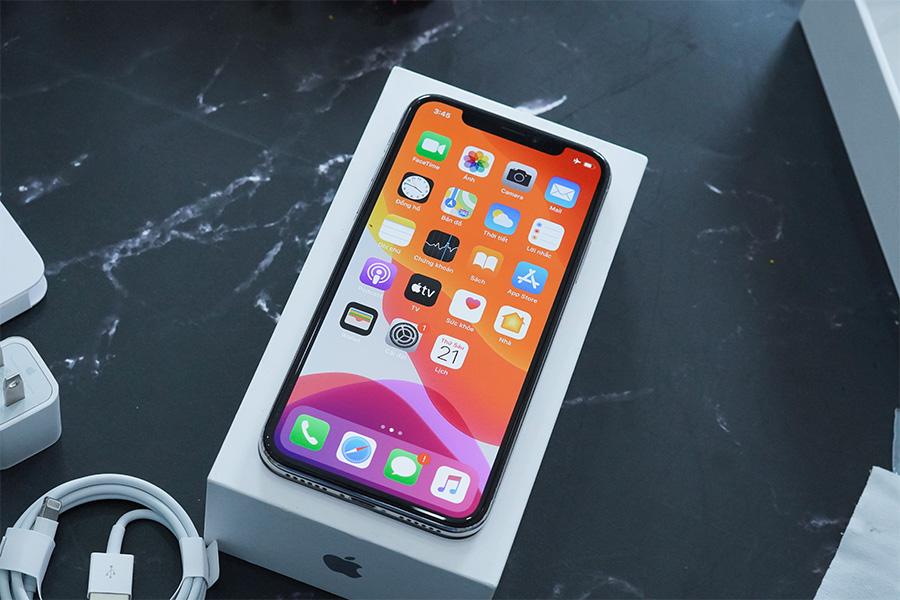 Màn hình OLED trên iPhone X