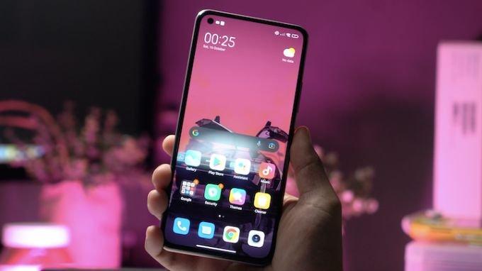 Xiaomi 11 Lite 5G nổi bật với màn hình tràn viền độc đáo