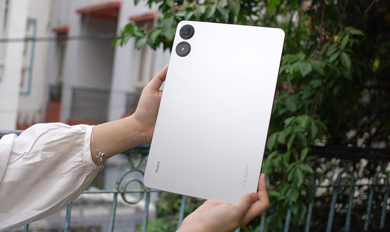 Chế tác mặt lưng nhám của Xiaomi Redmi Pad Pro